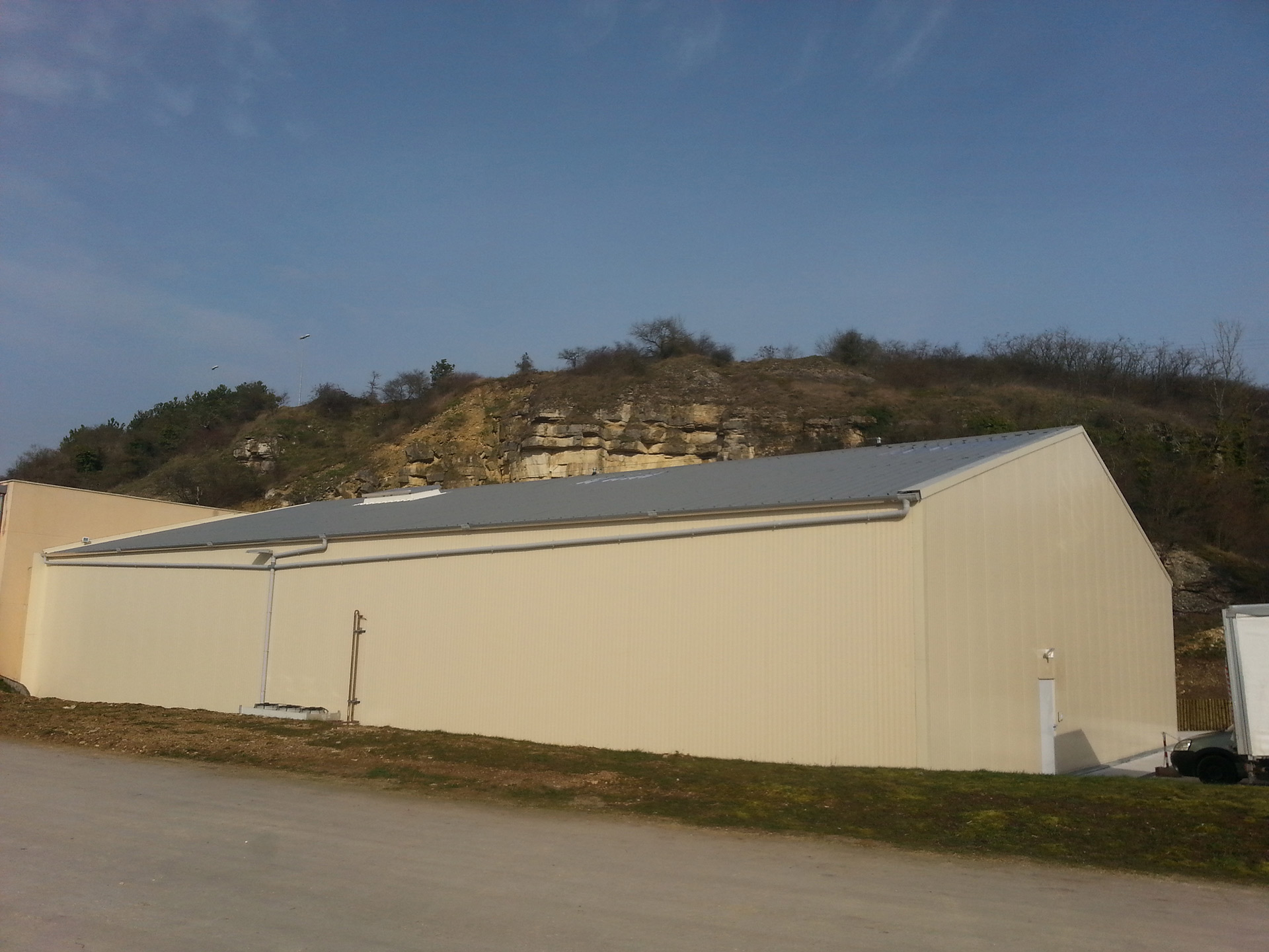Caves-Bailly-Lapierre-atelier-stockage-batiment-Locabri