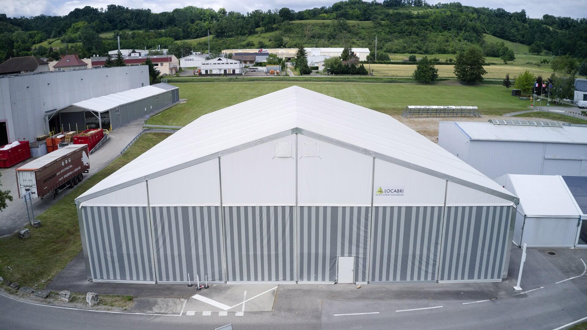 202006_Ferrari_entrepot-stockage-pignon-toile-Locabri-1-1 202006_Ferrari_entrepot-stockage-pignon-toile-Locabri-1-1